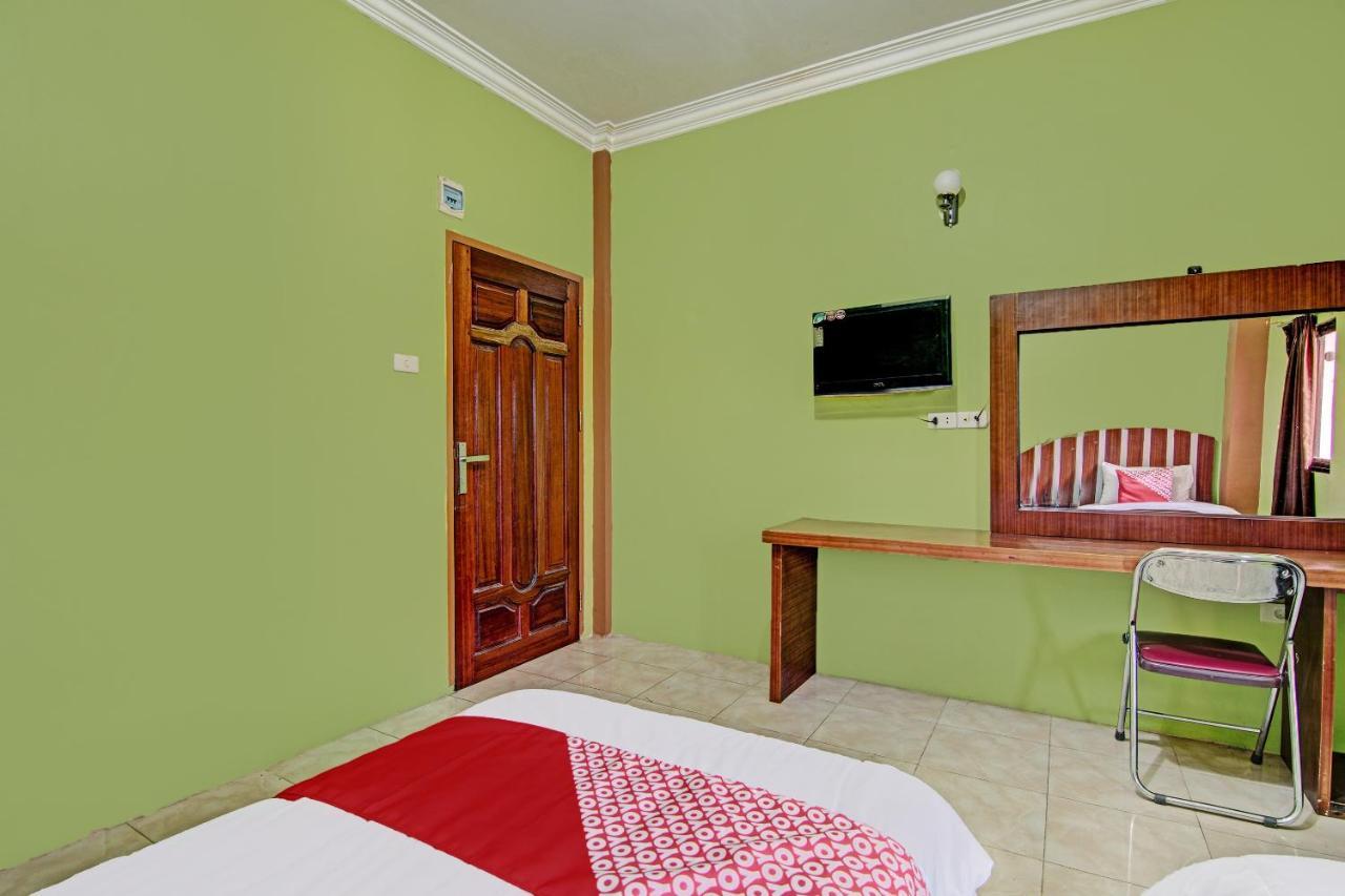 Oyo 92551 Netra Hotel Ujunbatu Екстер'єр фото