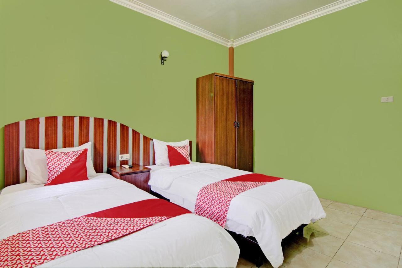 Oyo 92551 Netra Hotel Ujunbatu Екстер'єр фото